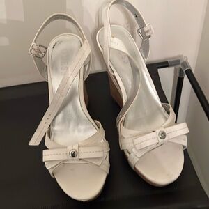 Guess, white wedges size 7